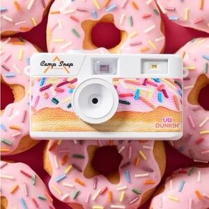 NWT Camp Snap X Dunkin' UO
Exclusive Screen-Free Digital
Camera